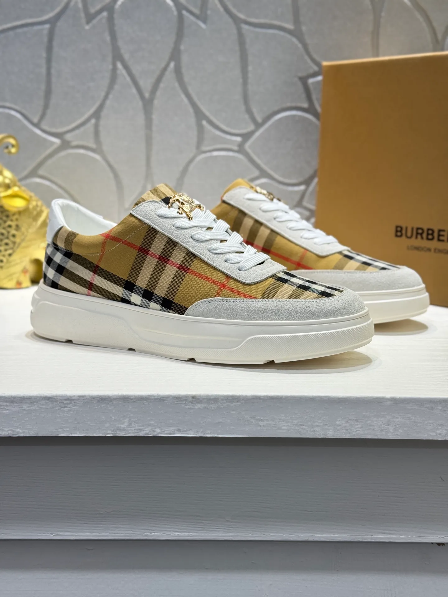 Men's Men's Shoes 💰420 [New Style] 🦑🦑BURBERRY◾▫️The new Burberry men's classic low-top sneakers are reinterpreted with Vintage retro plaid cotton and cowhide material, and are decorated with a new brand logo. Genuine leather lining, wear-resistant and non-slip rubber outsole! Available in multiple colors, a must-have for men. Size: 38-44 (45 customized